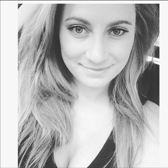 Meet your Posher, Vanessa - Picture 1 of 1